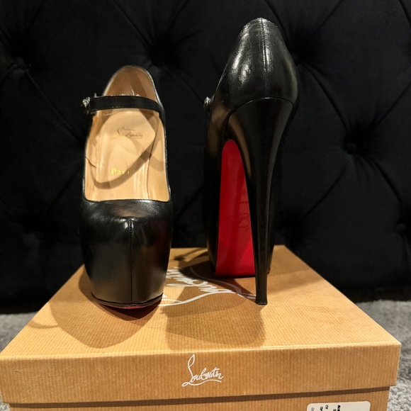 Louboutin Mary Jane 38.5 - Picture 1 of 2